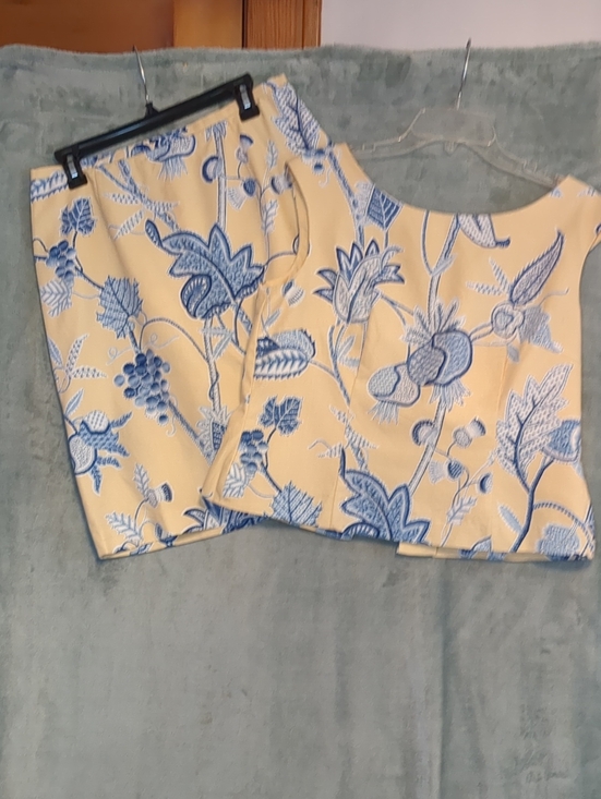 Maggy London Dresses & Skirts - Vintage Maggy London Yellow & Blue Botanical Print Women's Skirt And Fitted Top